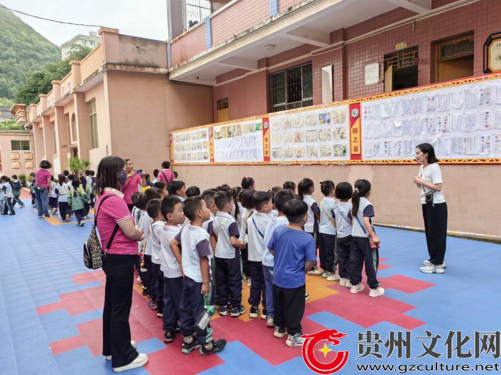 關(guān)嶺龍?zhí)叮喝骈_展“幼小銜接·筑夢成長”活動