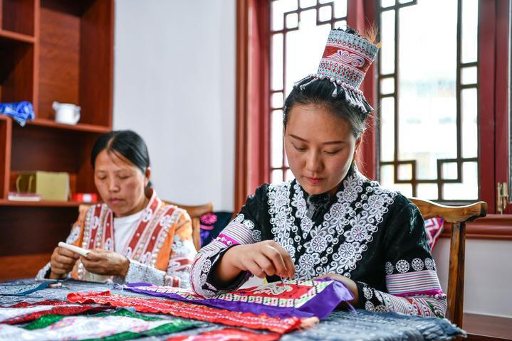 巧手創(chuàng)造“錦繡”新生活——貴州特色苗繡產(chǎn)業(yè)發(fā)展觀察