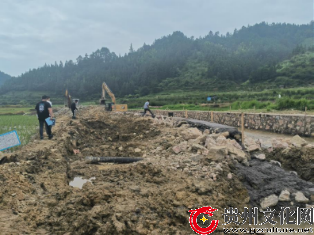 黎平縣水務局：讓黨旗在水利項目建設一線飄揚