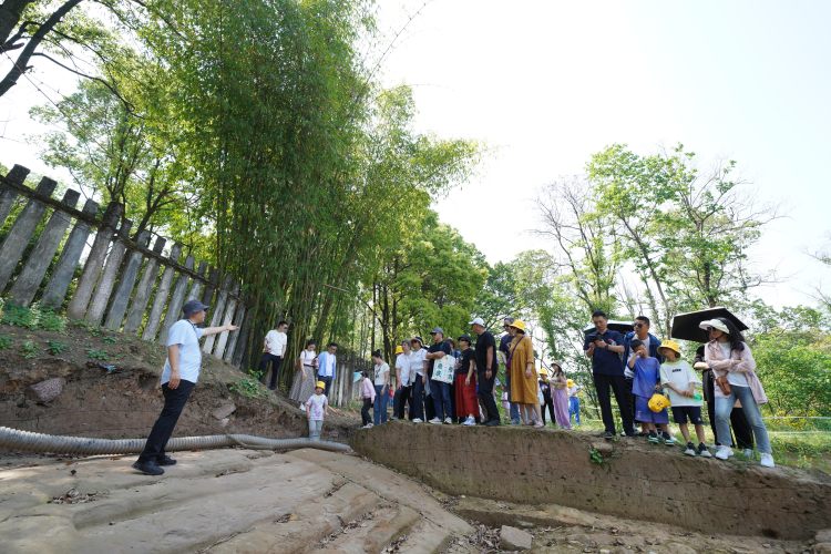 △“走讀山城”系列活動現(xiàn)場