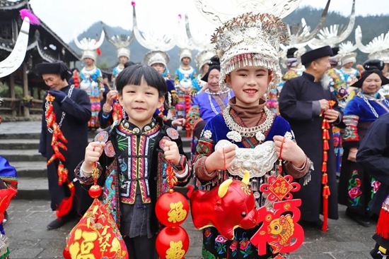 貴州雷山推出51項(xiàng)“瑞龍迎?！つ晡独咨健贝汗?jié)系列文體旅活動(dòng)_fororder_新年送福