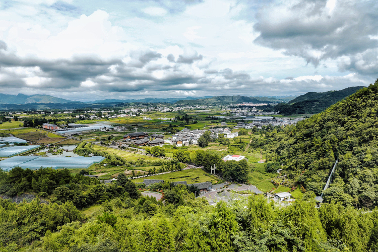 溶洞美景超驚艷！滑板車嗨翻全場！貴州大山里的“地心世界”太迷人