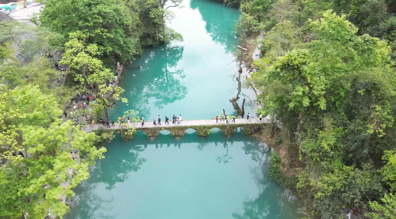 貴州荔波：做精服務(wù)優(yōu)化游客出游體驗(yàn) “春日游”不斷升溫