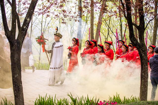 《貴州全域旅游》｜雜志主題策劃“花漾貴州”——暢游花海丨百里杜鵑——杜鵑花下祭花神