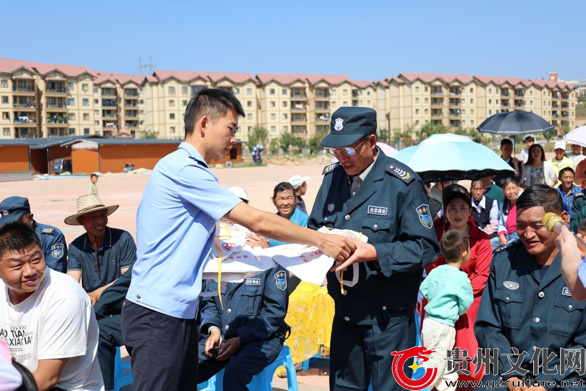 貴州威寧：法治宣傳進(jìn)社區(qū)，普法服務(wù)零距離