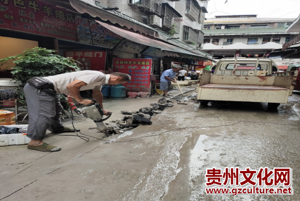 縣市場(chǎng)監(jiān)管局開展大市場(chǎng)環(huán)境整治助力文明城市鞏固提升567 (1).png