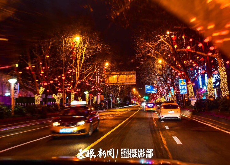 （中首）<a href=http://www.gzculture.net target=_blank class=infotextkey>貴陽</a>：紅紅火火迎新年 年味夜景亮起來