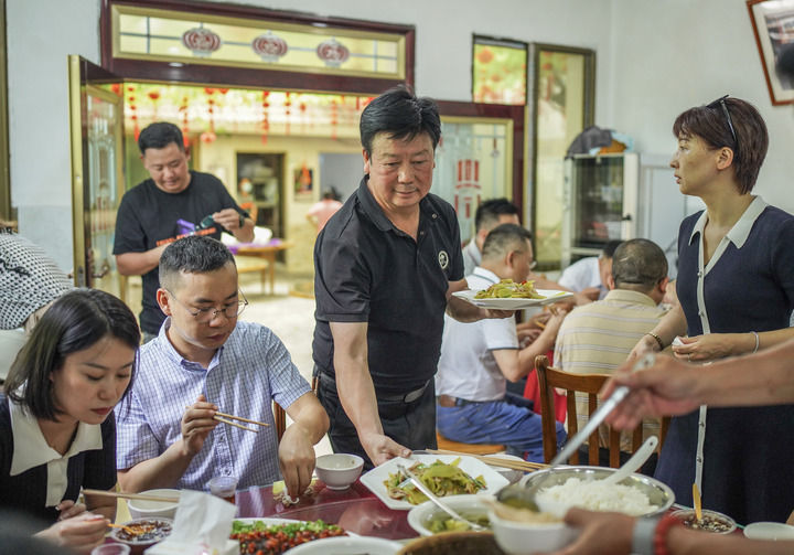 貴州：開創(chuàng)百姓富、生態(tài)美的多彩貴州新未來