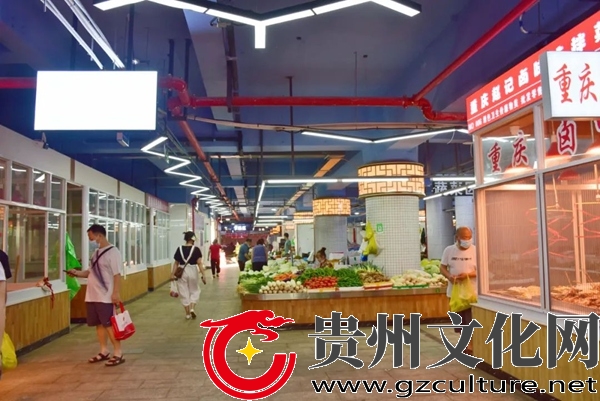 8.改造后的大理石路農(nóng)貿(mào)市場(chǎng)。