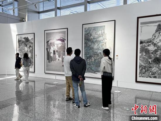 中國(guó)民族美術(shù)雙年展民族地區(qū)巡展（貴州站）在貴陽舉行