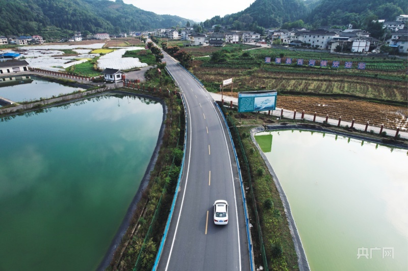 因路而興！貴州建成“美麗農(nóng)村路”3.4萬公里