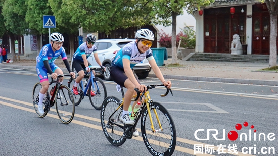 第八屆“多彩貴州”自行車聯(lián)賽暨第十五屆福泉國際自行車節(jié)激情開賽_fororder_IMG_8906