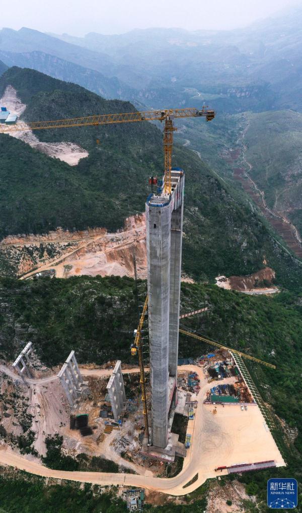 貴州花江峽谷大橋建設(shè)進(jìn)展順利