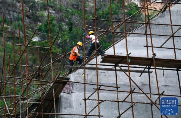 貴州花江峽谷大橋建設(shè)進(jìn)展順利