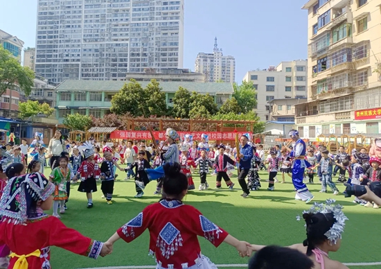 貴州都勻：“趣”迎“四月八” 民族文化進校園