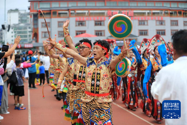 不同“民族風(fēng)” 融匯在“村超”