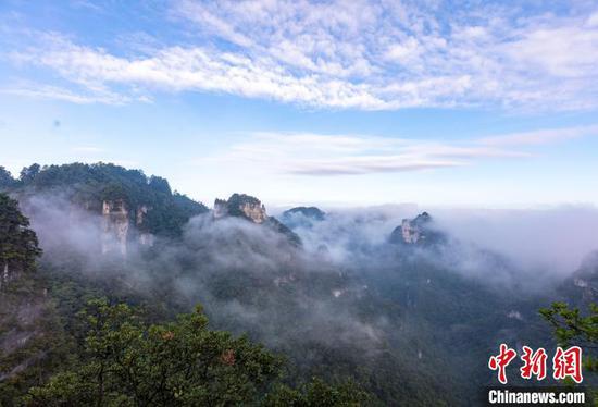 施秉縣喀斯特世界自然遺產(chǎn)地云臺(tái)山一隅。　磨桂賓　攝