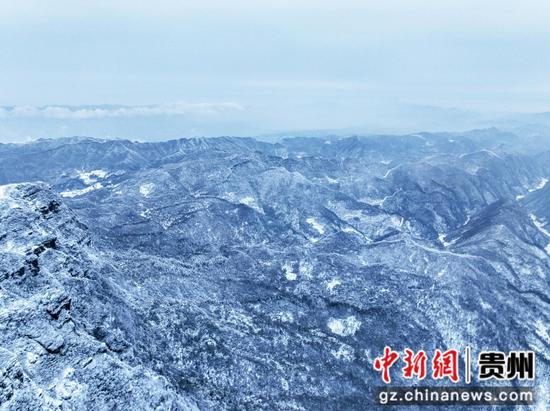 2月26日，在貴州省道真自治縣大沙河國家級(jí)自然保護(hù)區(qū)內(nèi)拍攝的雪景（無人機(jī)照片）。