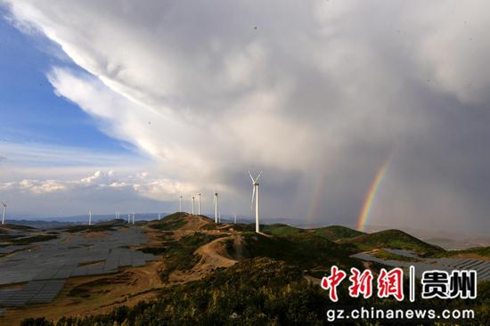 貴州威寧：一場太陽雨成就西涼山大美