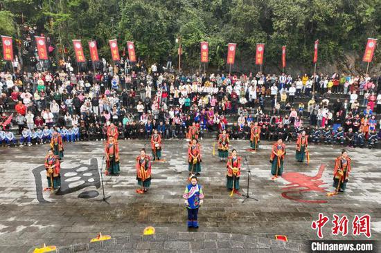 祭祀人員在進(jìn)行“樂祭”儀式。中新網(wǎng)記者 瞿宏倫 攝