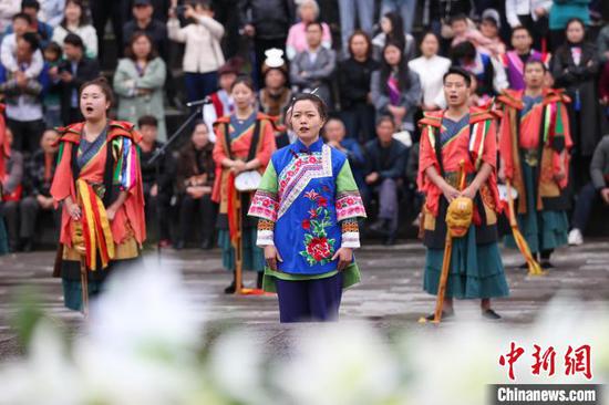 祭祀人員在進(jìn)行“樂祭”儀式。中新網(wǎng)記者 瞿宏倫 攝