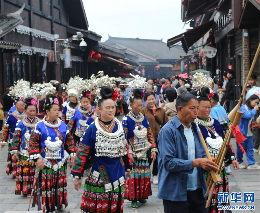 貴州丹寨：“五一”旅游熱