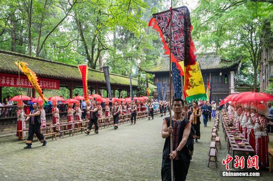 5月15日，黃平“四月八”民俗活動現(xiàn)場。